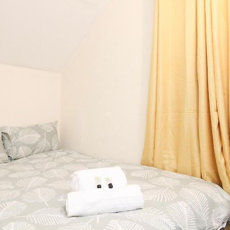 Room 4 Mayflower Road Guest House เซาธ์แธมป์ตัน ภายนอก รูปภาพ