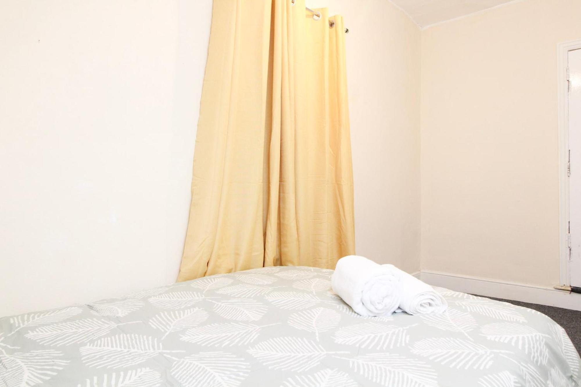Room 4 Mayflower Road Guest House เซาธ์แธมป์ตัน ภายนอก รูปภาพ